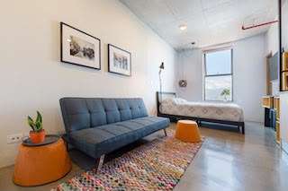 Alquiler de Apartaestudio Amoblado+Parqueo URBN Escalante Piso 27. - Imagen 2