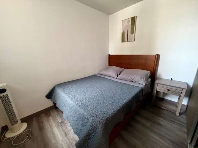 Moderno apartamento amueblado, de 2 habitaciones en torre de lujo en Rohrmoser Nunciatura con piscina y gimnasio.