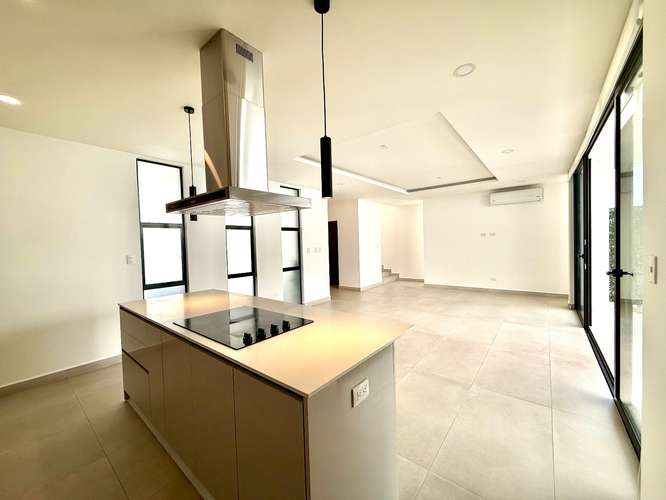 Alquiler de casa moderna en condominio Santa Ana , centro - Imagen 2