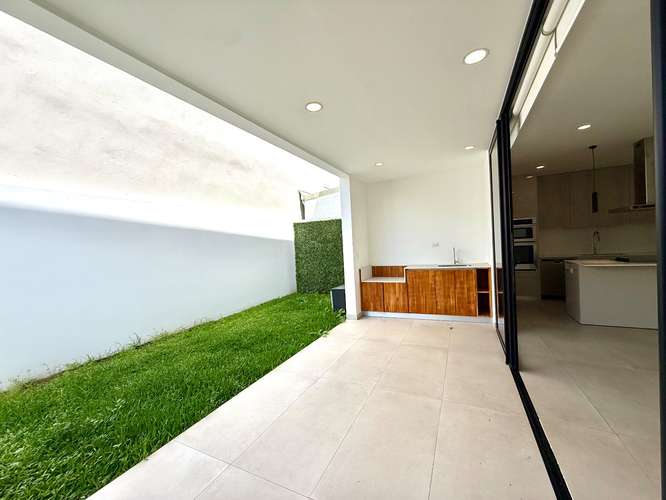 Alquiler de casa moderna en condominio Santa Ana , centro - Imagen 6