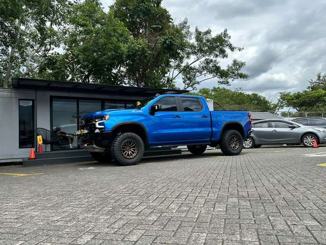 CHEVROLET SILVERADO ZR2 - Imagen 2