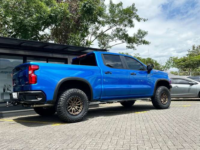 CHEVROLET SILVERADO ZR2 - Imagen 13