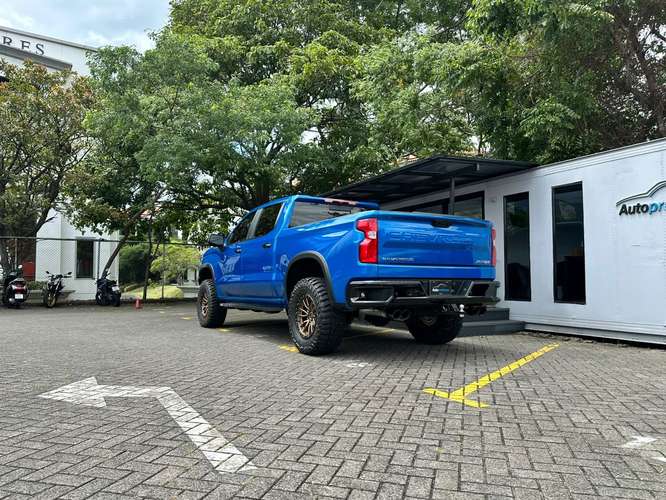 CHEVROLET SILVERADO ZR2 - Imagen 7