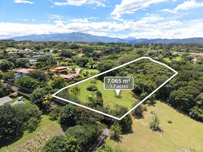 Venta de lote en La Guácima - Alajuela de 7,065 m². ¡Un paraíso! Aprovechable y con bosque propio.