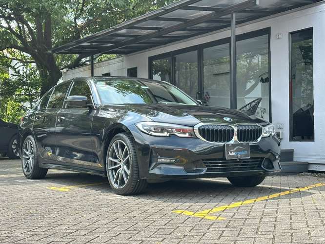 BMW 320i - Imagen 10