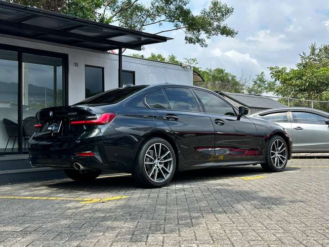 BMW 320i - Imagen 9
