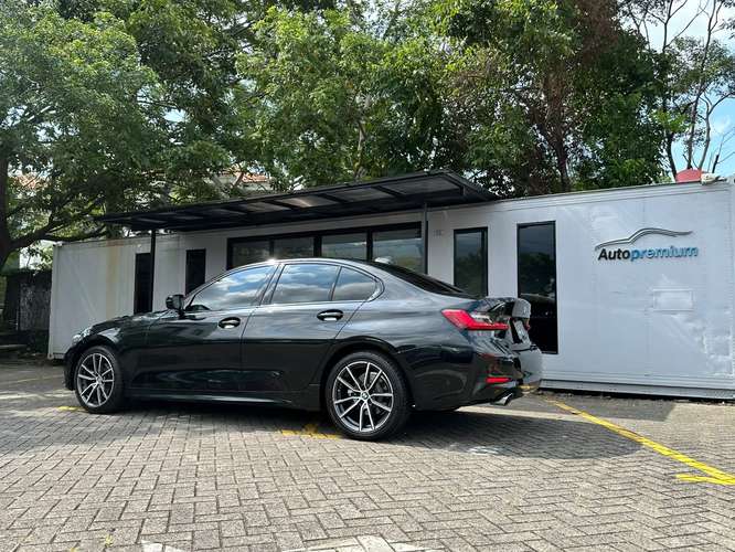 BMW 320i - Imagen 8