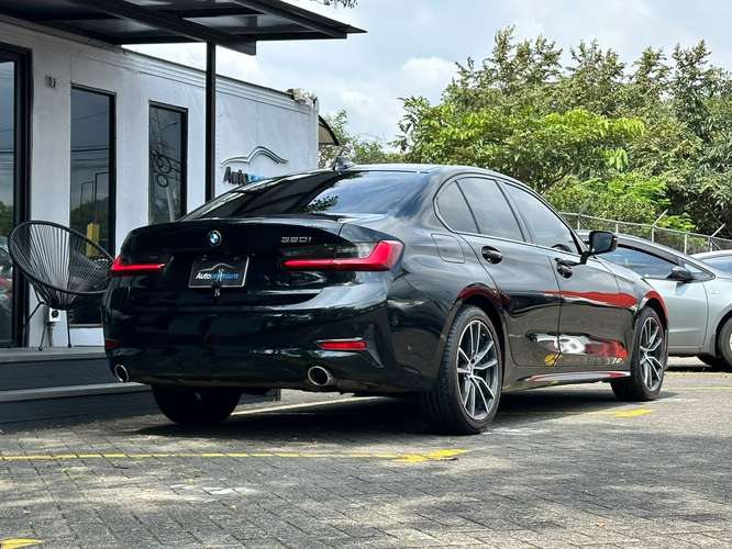 BMW 320i - Imagen 7