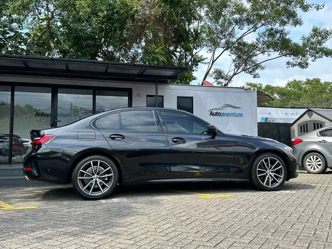 BMW 320i - Imagen 14