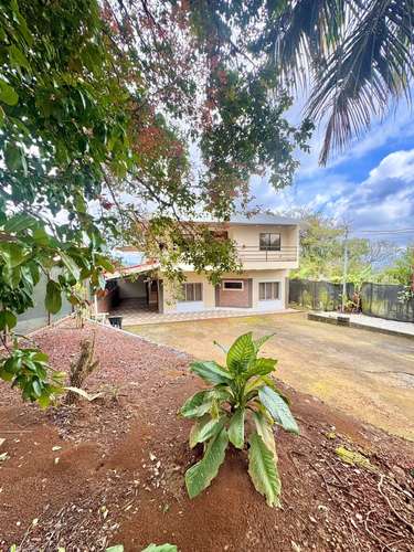 Alquiler Casa tipo quinta privada en Birrí de Santa Bárbara Heredia 4 habitaciones