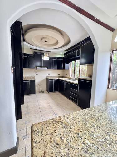 Alquiler Casa tipo quinta privada en Birrí de Santa Bárbara Heredia 4 habitaciones