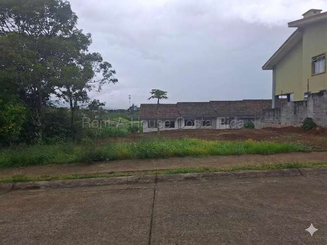 Venta de Lote en Mata de Plátano con Seguridad y Áreas Verdes #27-117 GS