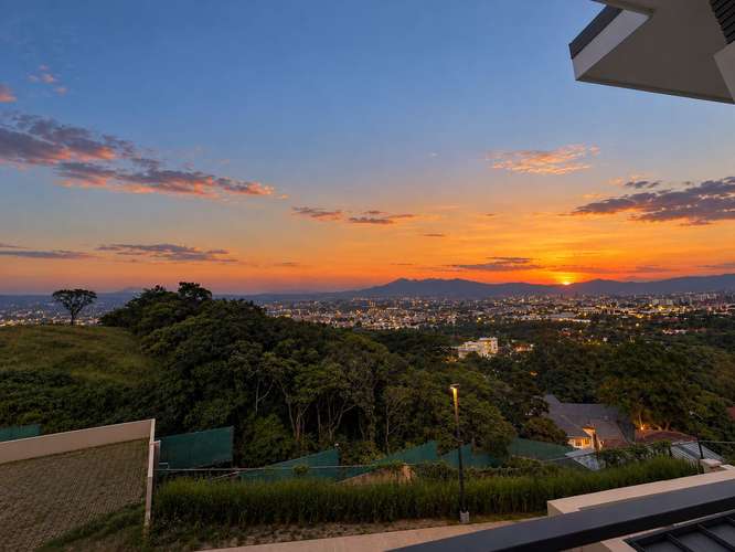 Venta de Casa en Condominio de Escazú, Precio de Oportunidad-2 - Imagen 4