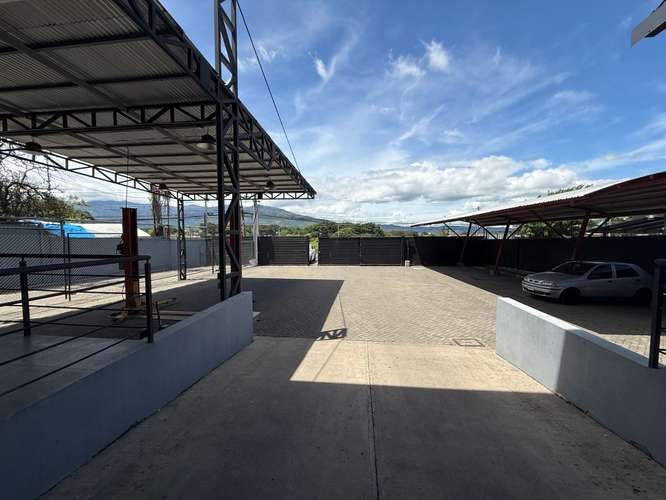 BODEGA INDEPENDIENTE EN ALAJUELA USO COMERCIAL