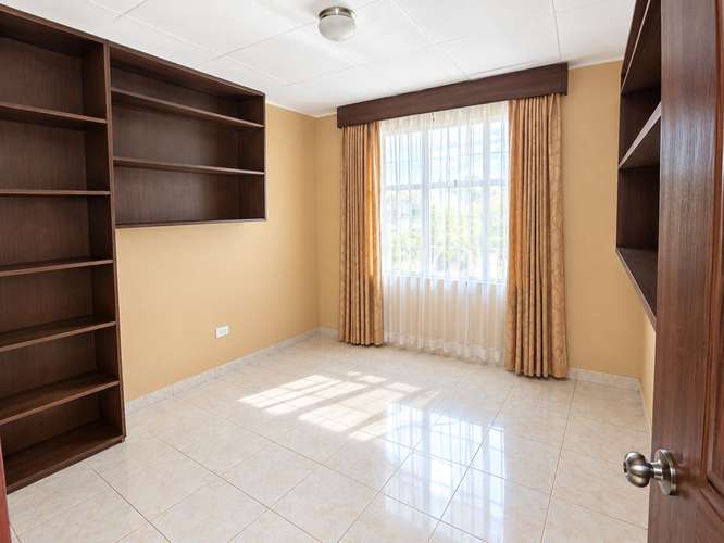 Se alquila casa de un piso en urbanización Cuatro Reinas en Tibas  - Imagen 3