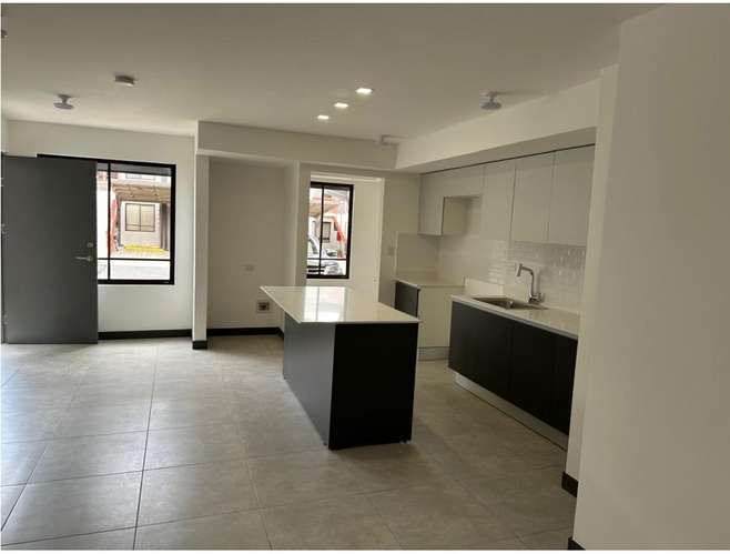 Alquiler de amplio apartamento en condominio Francisco, SEGUNDA PLANTA