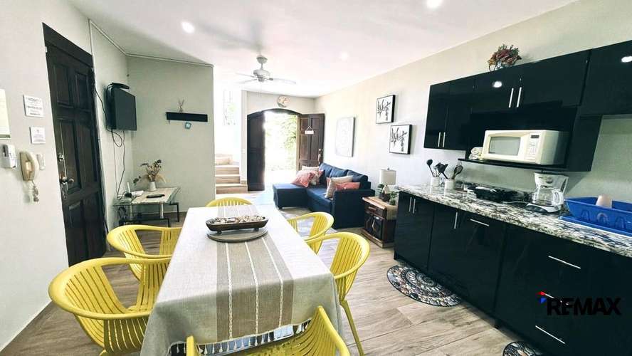 Charming Jacó Apartment Steps from the Beach - Imagen 4