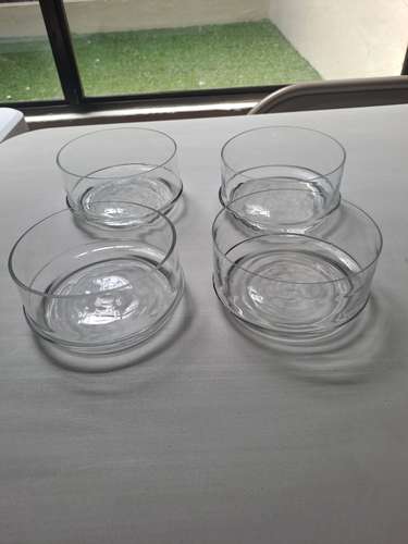 Juego de 4 Bowls de Vidrio Transparente  - ¡Excelente Estado!