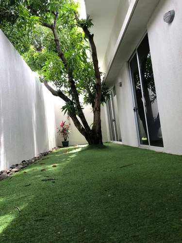 Casa de una planta en alquiler en Brasil de Santa Ana con jardines internos  - Imagen 9