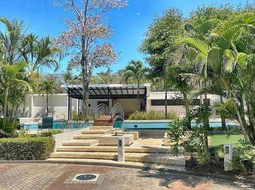Casa de una planta en alquiler en Brasil de Santa Ana con jardines internos  - Imagen 12