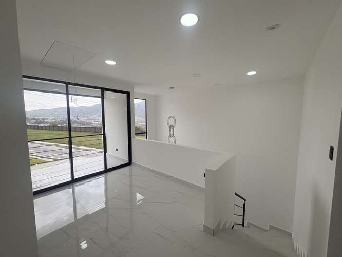 *Venta de hermosa casa de 4 habitaciones en condominio en Tres Ríos. - Imagen 9