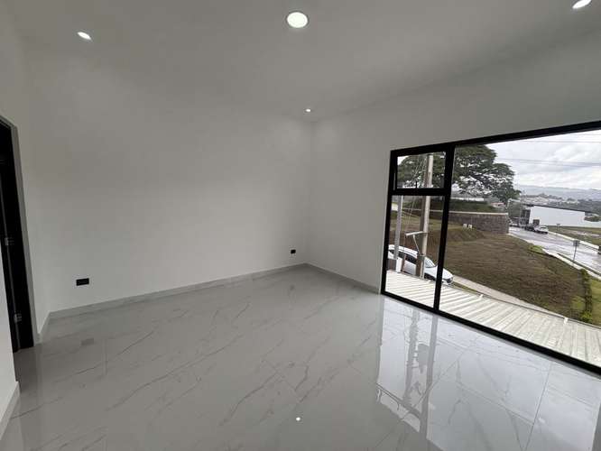 *Venta de hermosa casa de 4 habitaciones en condominio en Tres Ríos. - Imagen 15