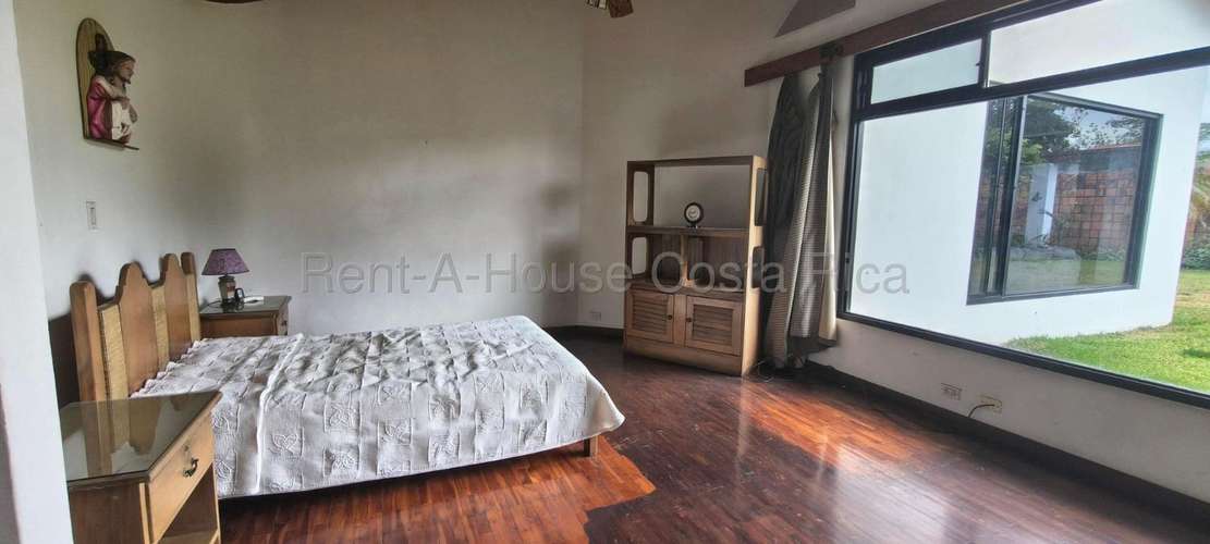 Exclusiva casa de una planta en la codiciada zona este de San José - Imagen 18