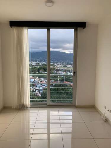 Apartamento con linea blanca para alquiler en Lagunilla de Heredia.