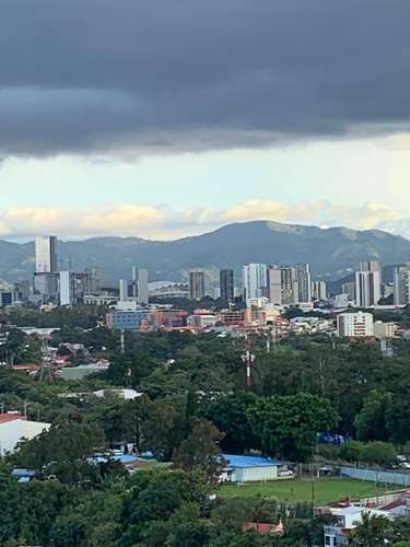 Apartamento con linea blanca para alquiler en Lagunilla de Heredia.
