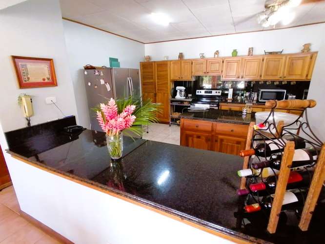 *Venta de quinta con piscina en La Garita de Alajuela. - Imagen 12