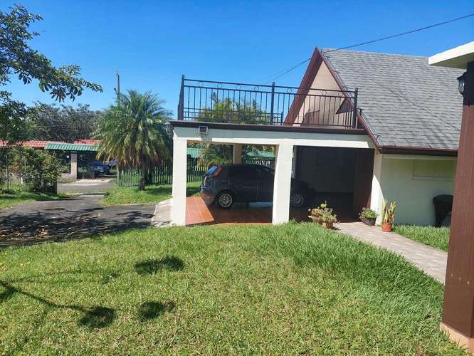Espaciosa casa de 5 dormitorios en Santa Bárbara de Heredia con jardín y vista a las montañas - Imagen 15