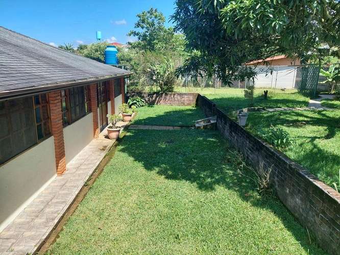 Espaciosa casa de 5 dormitorios en Santa Bárbara de Heredia con jardín y vista a las montañas - Imagen 17