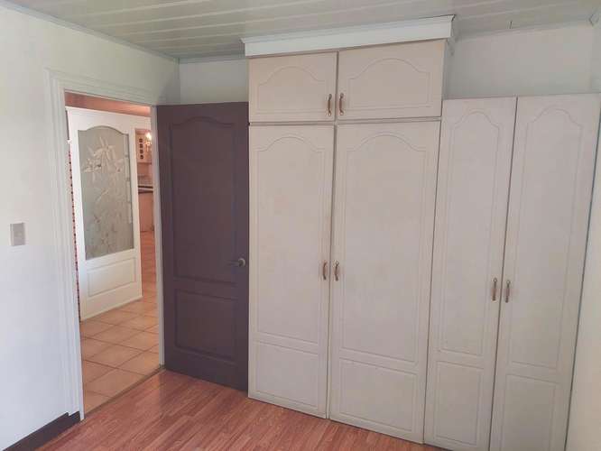 Espaciosa casa de 5 dormitorios en Santa Bárbara de Heredia con jardín y vista a las montañas - Imagen 8