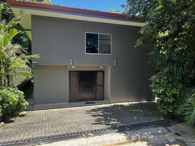Alquiler de Casa AMUEBLADA en Condominio en Brasil de Mora-Colón. 27-940