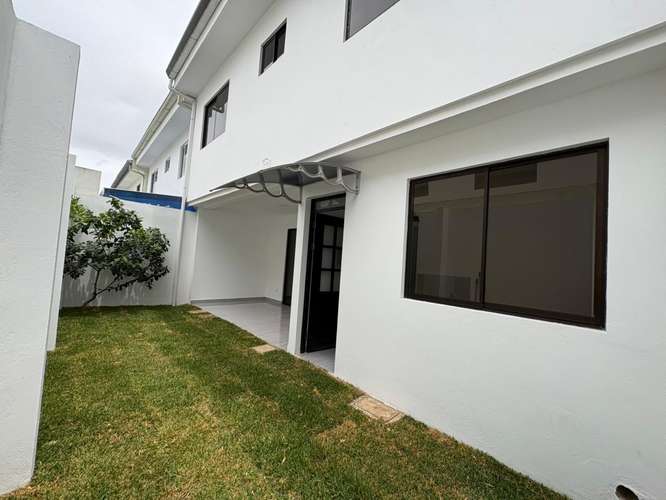 *Venta de Casa de Lujo en Condominio Tipo Resort en Tres Ríos - Imagen 6