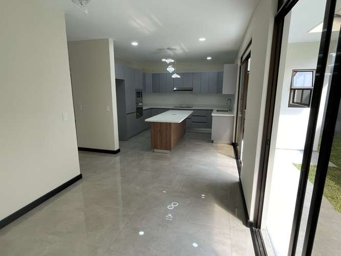 *Venta de casa en Tres Ríos en condominio. - Imagen 3