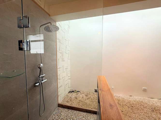 Casa independiente de lujo en San Antonio de Escazú: 3 habitaciones, 2.5 baños y 4 estacionamientos - Imagen 11