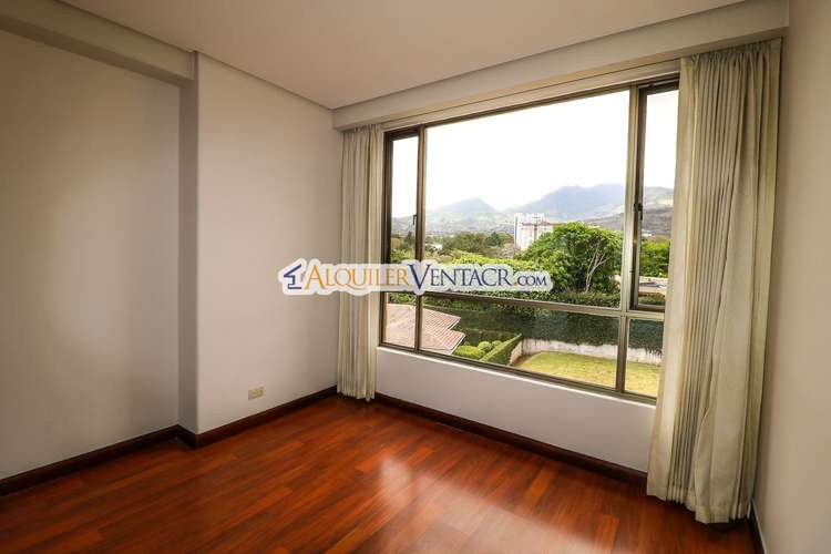 Lujoso apartamento de 324 m2 con 4 habit. y vista en Los Laureles Escazú - Imagen 7
