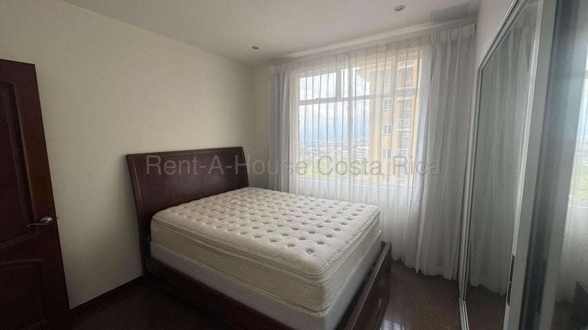 Alquiler de Apartamento AMUEBLADO en Escazú-San Rafael. 