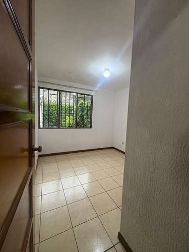 SE RENTA CASA EN RESIDENCIAL EN SANTO DOMINGO DE HEREDIA - Imagen 4