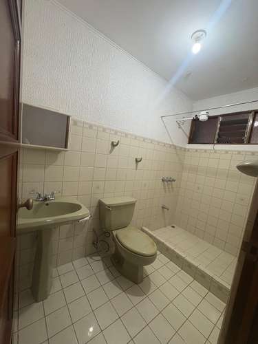 SE RENTA CASA EN RESIDENCIAL EN SANTO DOMINGO DE HEREDIA - Imagen 11