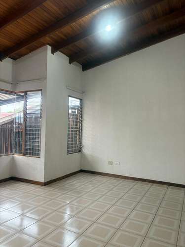 SE RENTA CASA EN RESIDENCIAL EN SANTO DOMINGO DE HEREDIA - Imagen 3