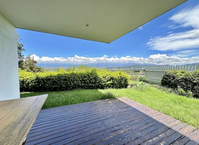 Apartamento en Alquiler en Río Oro de Santa Ana | Jardín Privado y Vista Espectacular