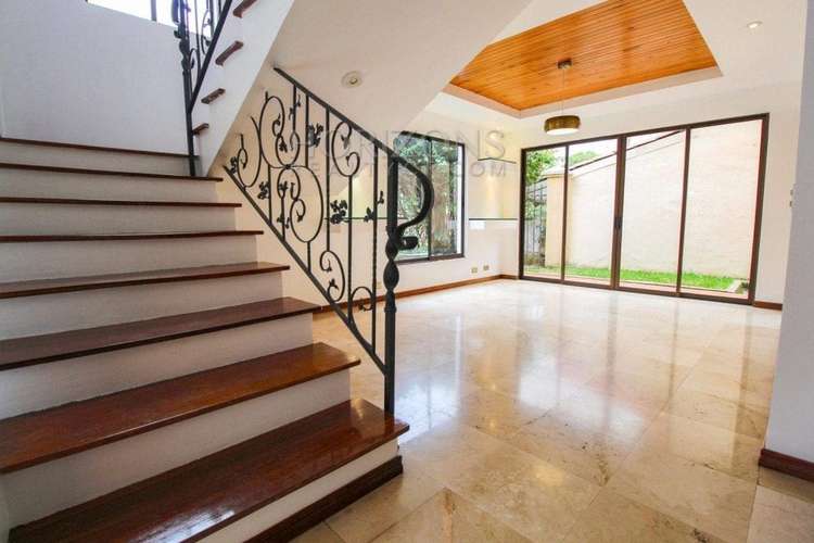 Casa de 3 Niveles en Venta en Pinares, Curridabat – 3 Habitaciones, 285 m² NJA677 - Imagen 4