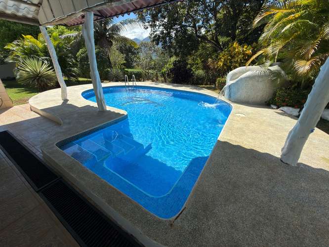 Finca en alquiler, San Pedro, Turrubares. San Jose. A 1 hora de Santa Ana. Con Piscina. 