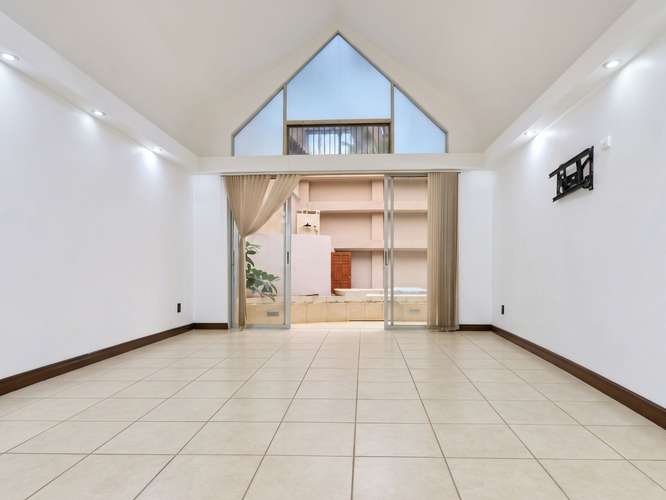 Casa de un nivel con piscina y jacuzzi en Ciudad Cariari - Imagen 6