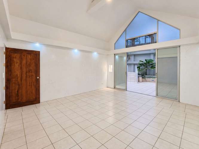 Casa de un nivel con piscina y jacuzzi en Ciudad Cariari - Imagen 4