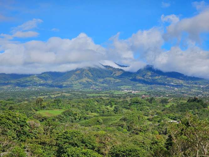 Bella Casa de Lujo en Residencial Zurquí Hills, Heredia - Imagen 15
