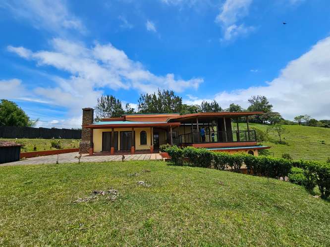 Bella Casa de Lujo en Residencial Zurquí Hills, Heredia - Imagen 1