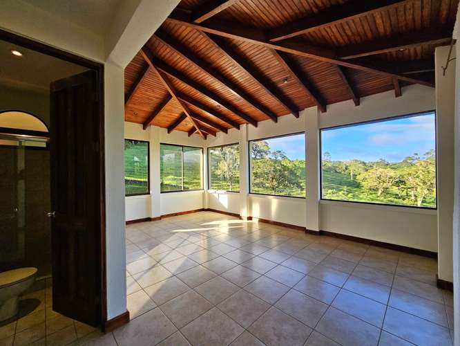 Bella Casa de Lujo en Residencial Zurquí Hills, Heredia - Imagen 9